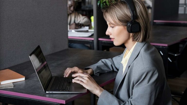 Remote Administrative Assistants – Simplify Your Workload