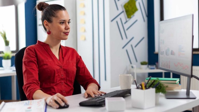 Why Personal Assistants Are Essential for Busy Professionals_ Time-Saving Support