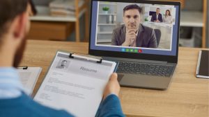 The Ultimate Guide to Hiring a Virtual Assistant in 2025