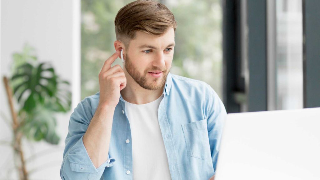 Hire an Administrative Virtual Assistant to Take Control of Daily Operations